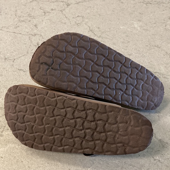 Cushionaire | Boston clogs size 7 Wide - Picture 5 of 5